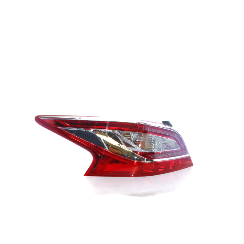 NISSAN-ALTIMA-TAIL LGHT -RIGHT